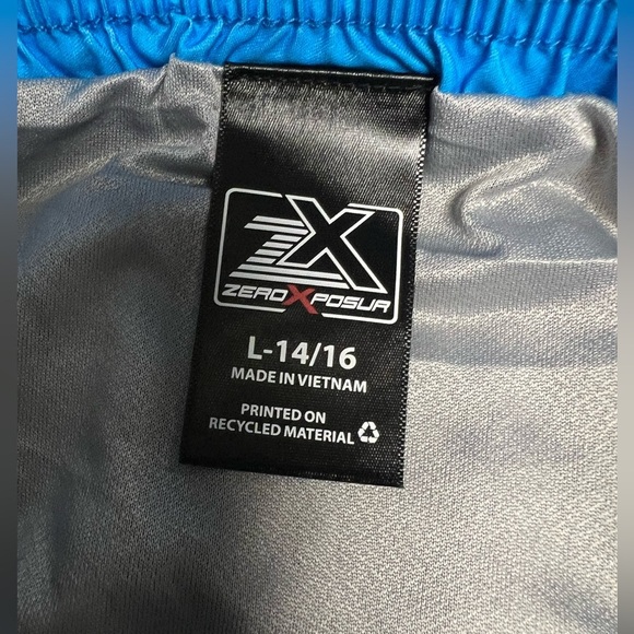 ZERO X POSUR BOYS ABOVE THE KNEE STRIPPED SHORTS SWIMMING TRUNKS. 
LARGE 14-16 - Picture 5 of 11